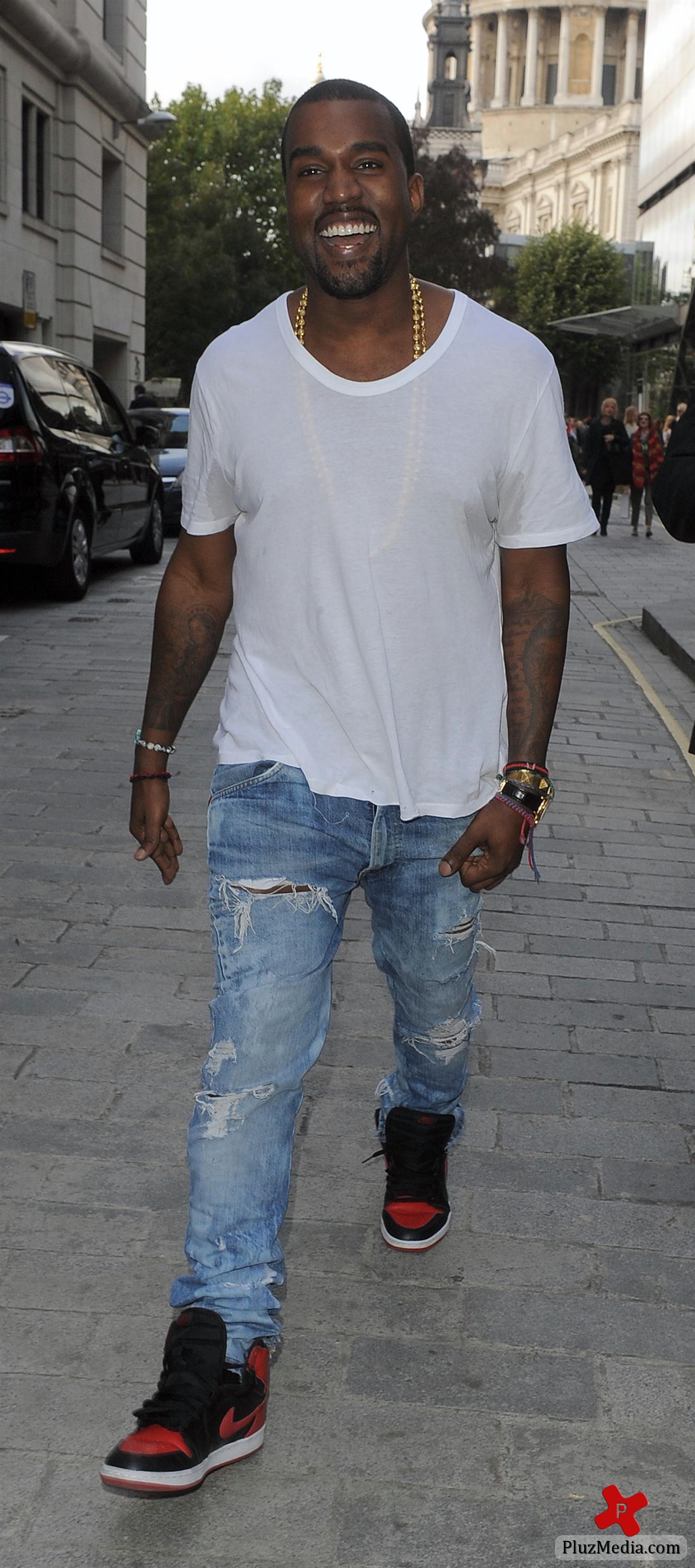 Kanye West - London Fashion Week Spring Summer 2012 - Christopher Kane - Outside | Picture 82264